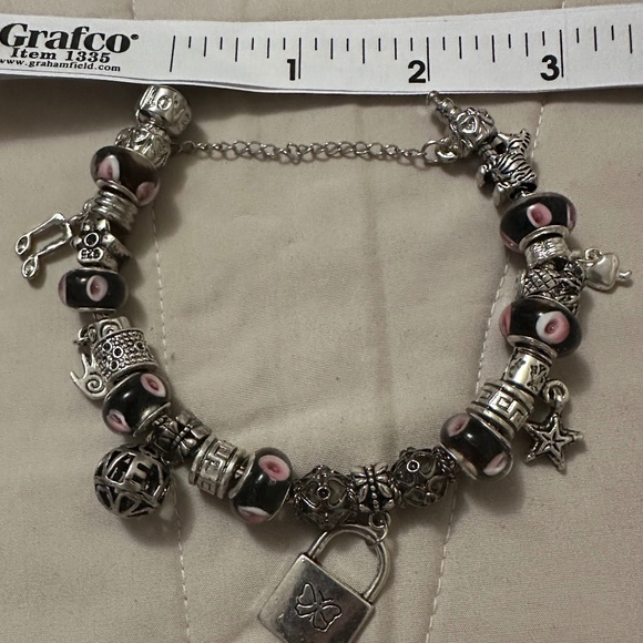 Handmade- NWOT –925 silver plated charm bracelet. Black/pnk beads variety charms - Picture 11 of 14